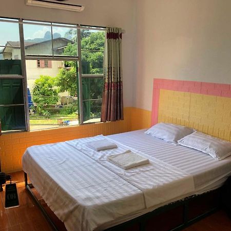 Army Barracks Guesthouse Vang Vieng Eksteriør bilde
