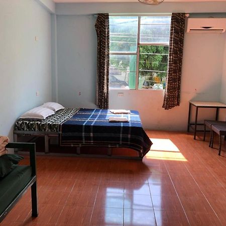Army Barracks Guesthouse Vang Vieng Eksteriør bilde