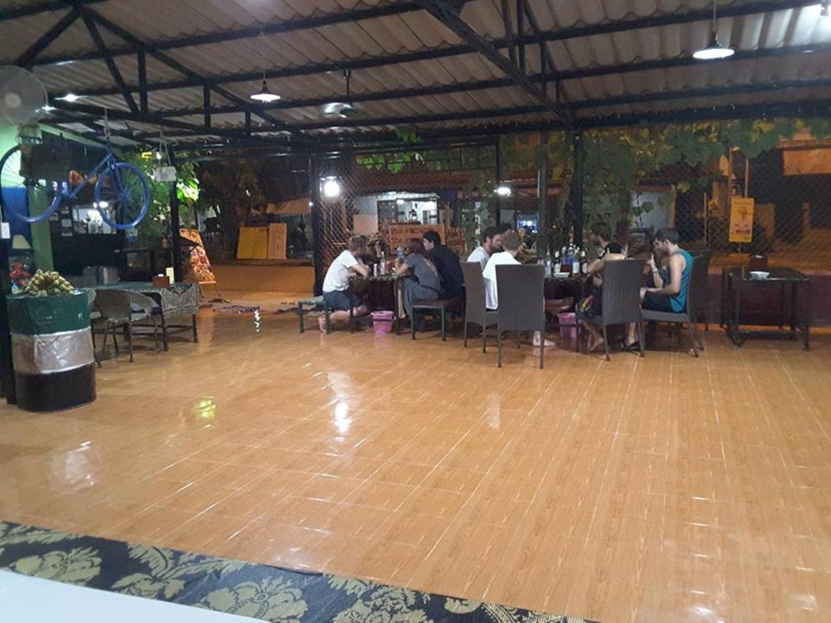 Army Barracks Guesthouse Vang Vieng Eksteriør bilde