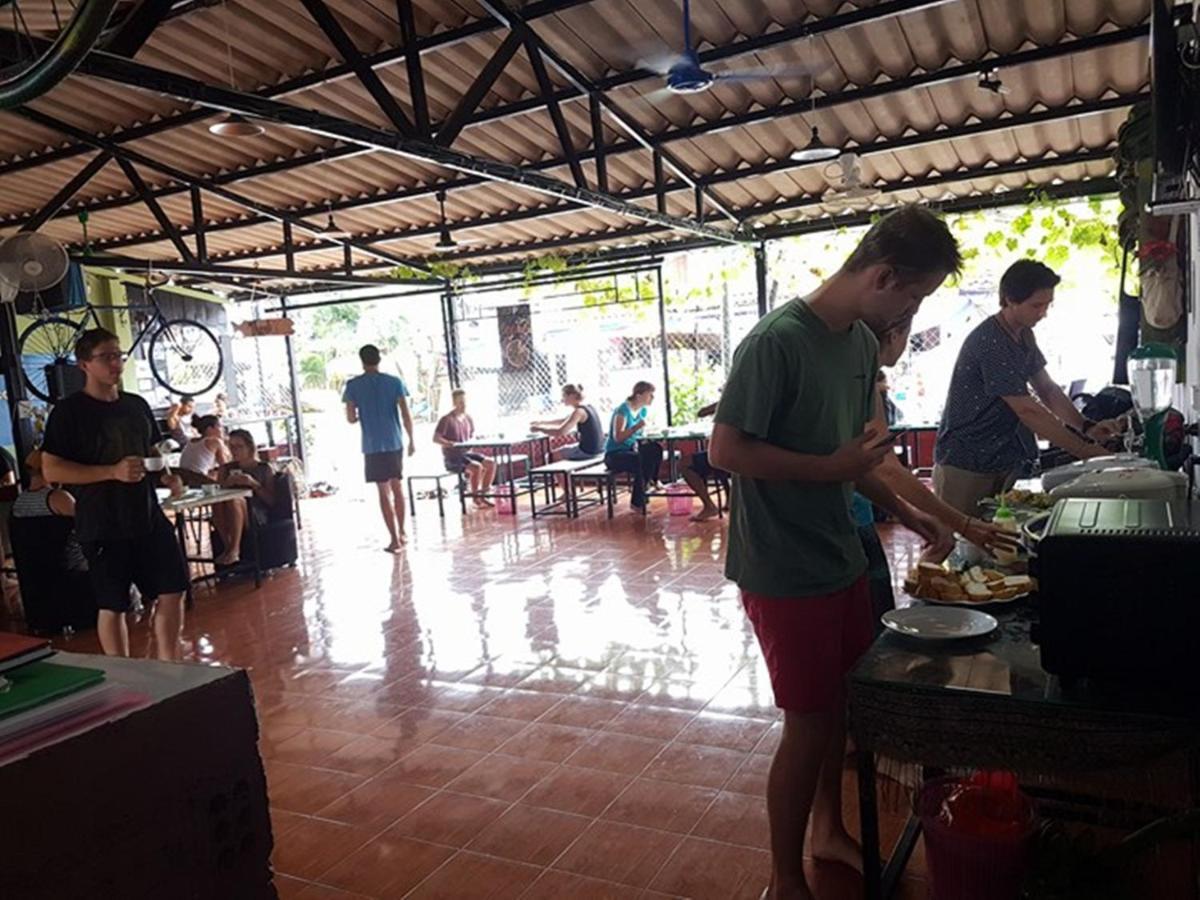 Army Barracks Guesthouse Vang Vieng Eksteriør bilde