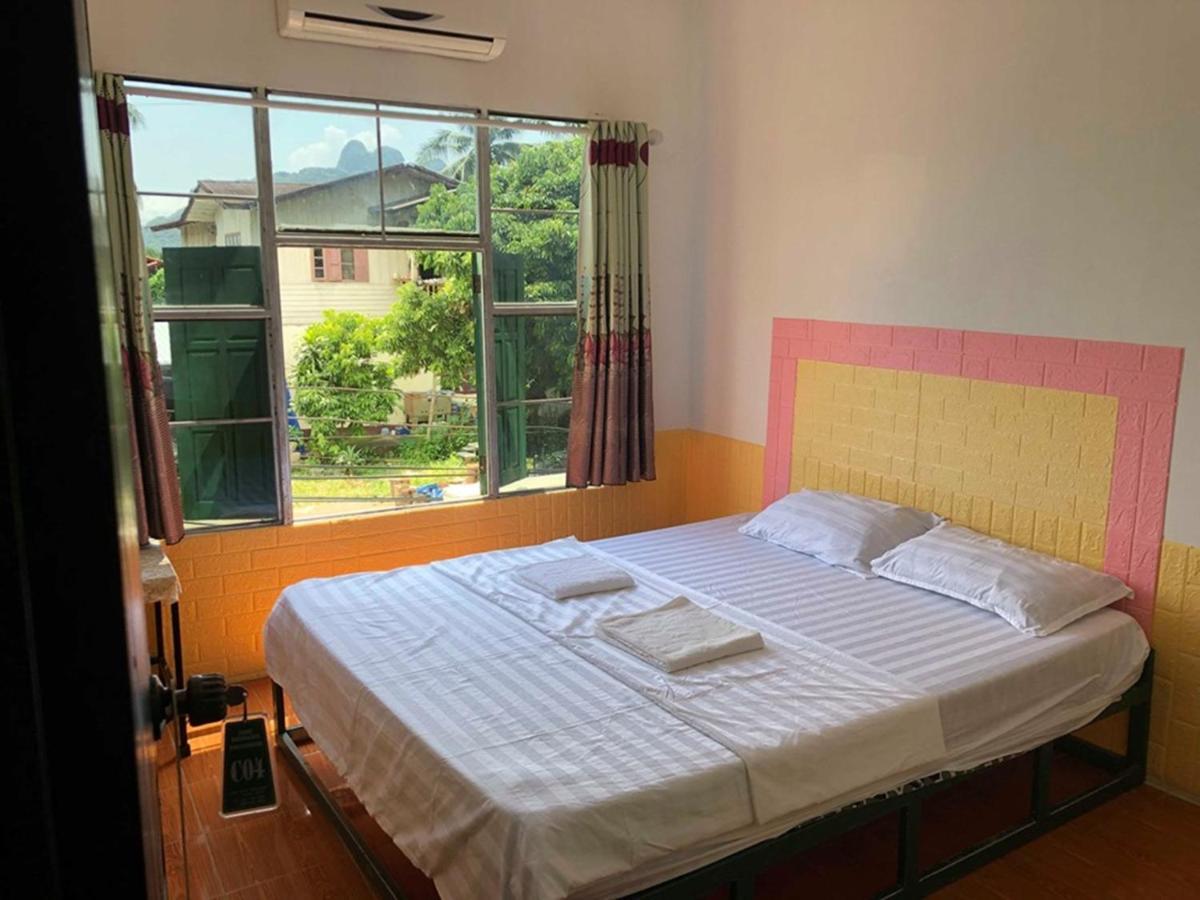 Army Barracks Guesthouse Vang Vieng Eksteriør bilde