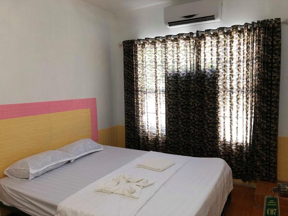 Army Barracks Guesthouse Vang Vieng Eksteriør bilde