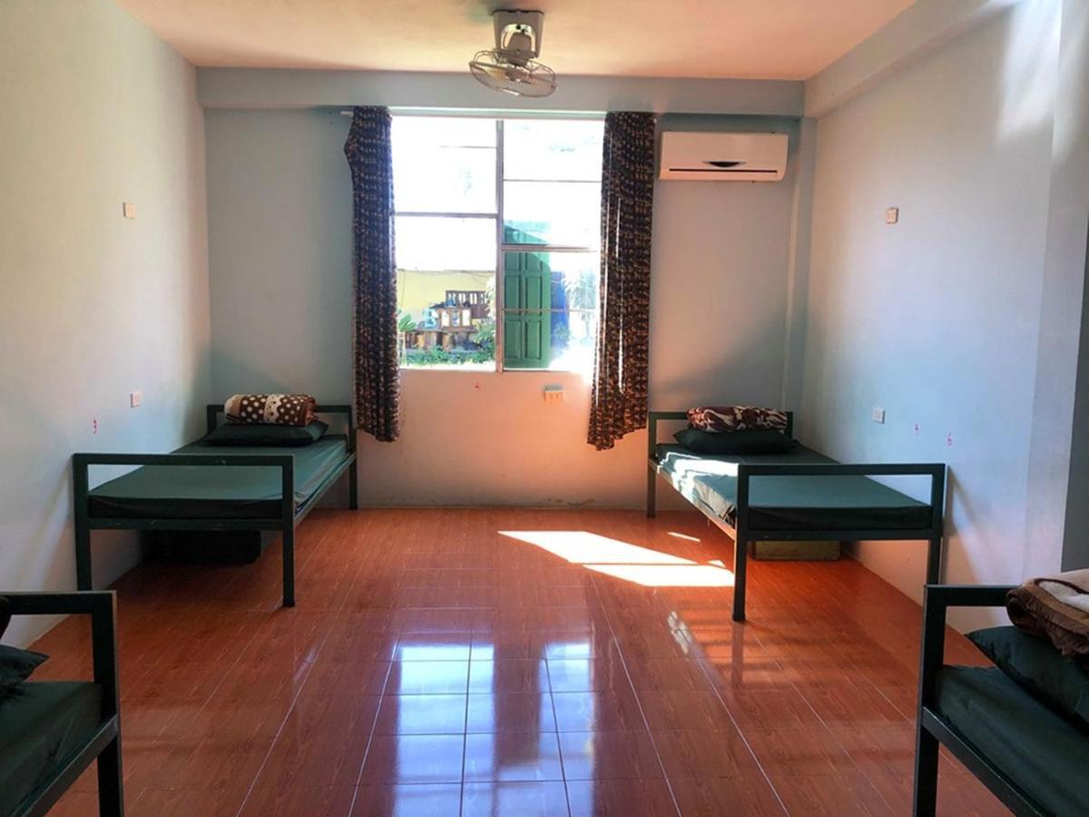 Army Barracks Guesthouse Vang Vieng Eksteriør bilde