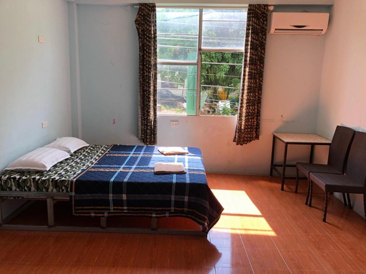 Army Barracks Guesthouse Vang Vieng Eksteriør bilde