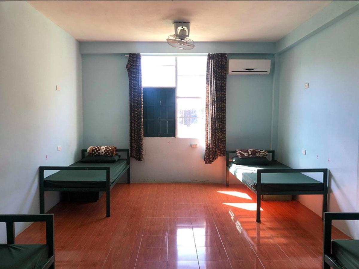 Army Barracks Guesthouse Vang Vieng Eksteriør bilde